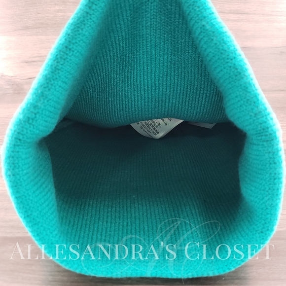 BUNDLE - Oakley Hat Factory Beanie Green Lake, Oakley Wanderlust Beanie Blackout - Picture 6 of 11